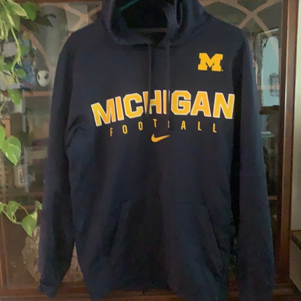 Michigan sweatshirt football size small with hood